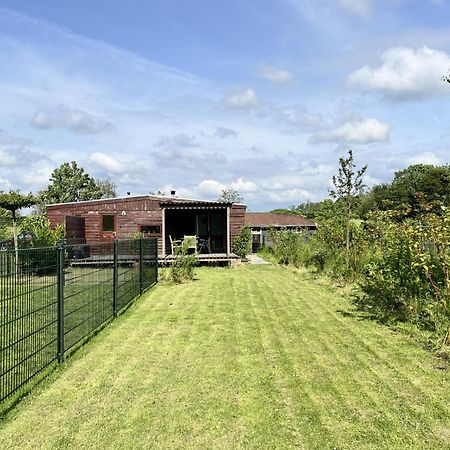 Vrijstaand Chalet Met Veel Buitenruimte En Veranda Zuid-Scharwoude Exterior photo